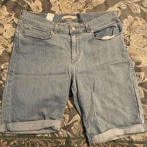 Levi’s Bermuda shorts